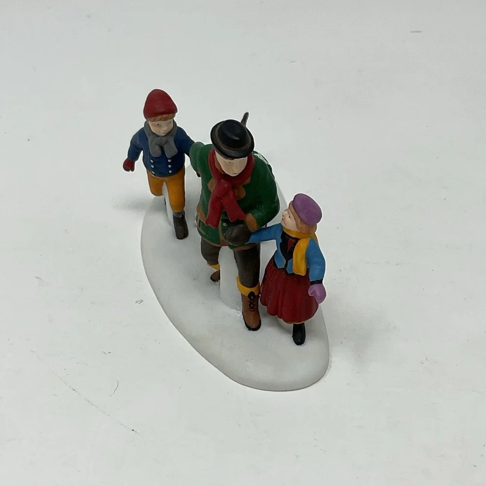 Dept 56 Heritage Village Collection The Family Tree 58895 Christmas